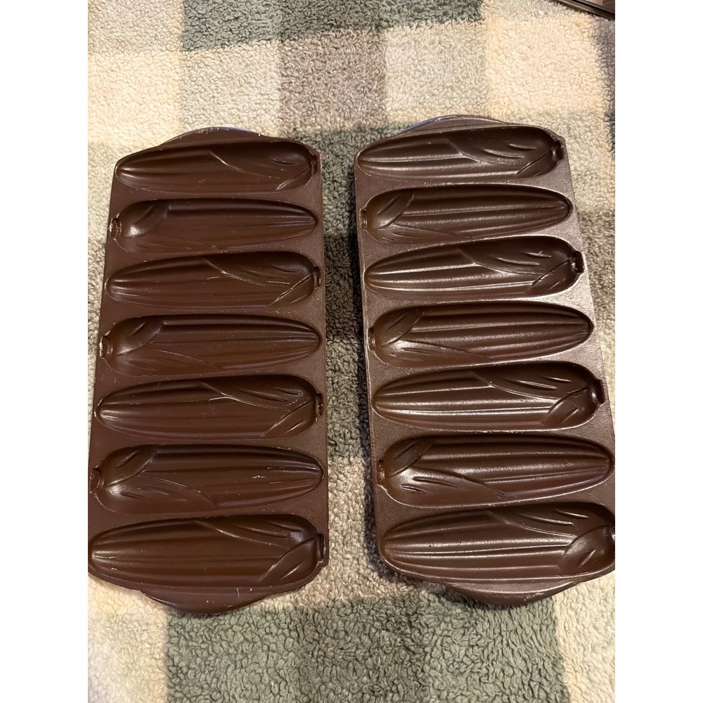 Nordic ware No 273 Cast Iron Cornbread Pan Set 7‎ Slot Corn Stick Molds USA